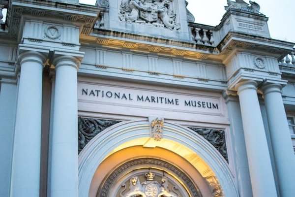 Comment choisir une croisière qui offre des visites de musées maritimes rarement accessibles?